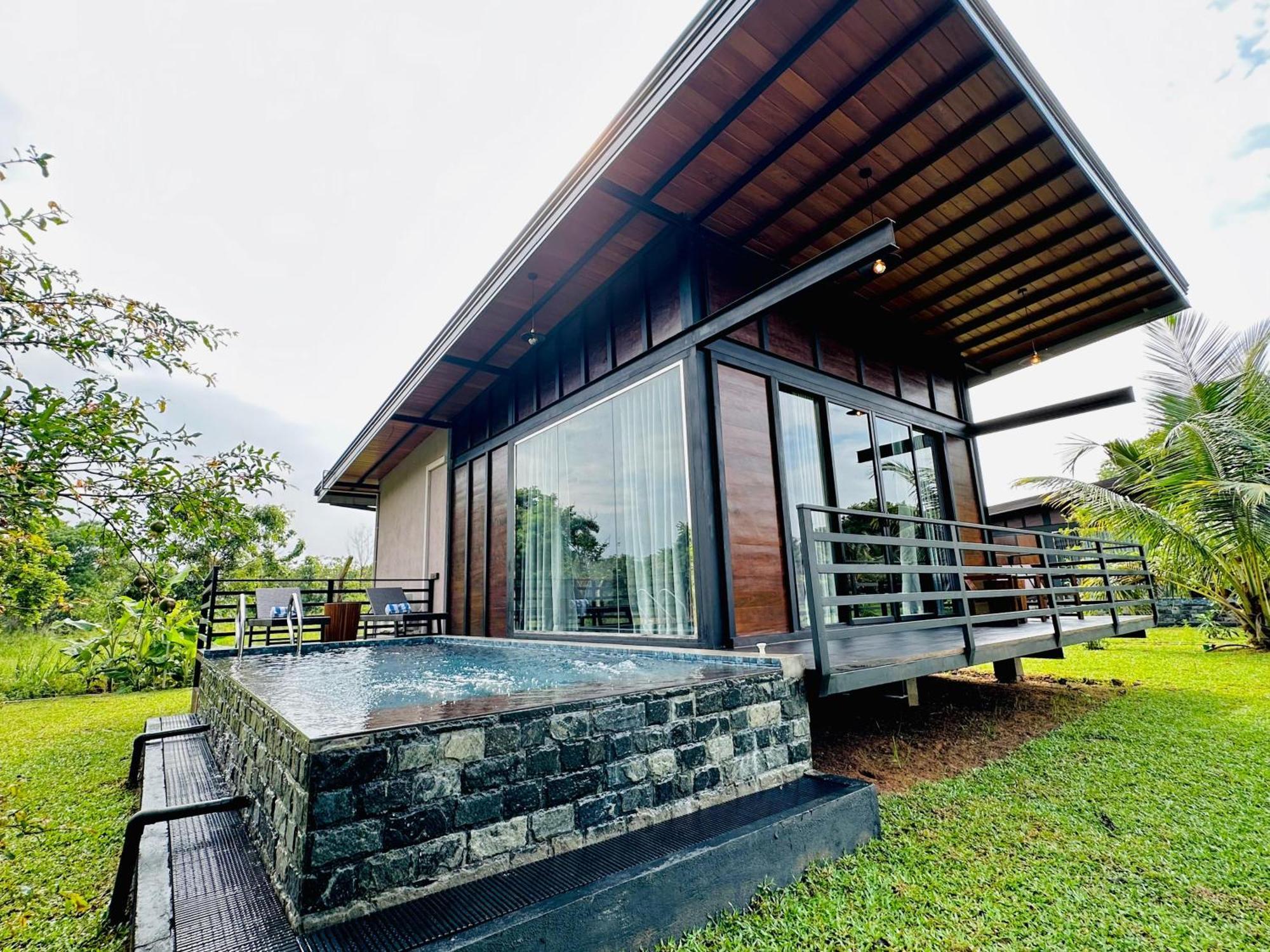 Atha Resort Sigiriya Luaran gambar A villa at the resort